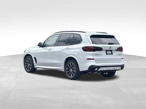 Mineral White Metallic 2026 BMW X5 xDrive40i