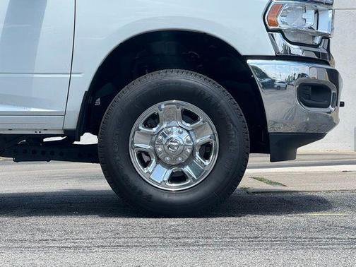 2023 RAM 2500 Tradesman Crew Cab 4x4 8' Box