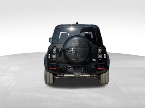 2023 Land Rover Defender 110 V8