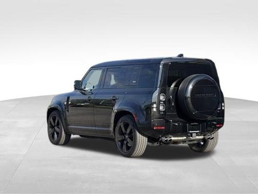2023 Land Rover Defender 110 V8