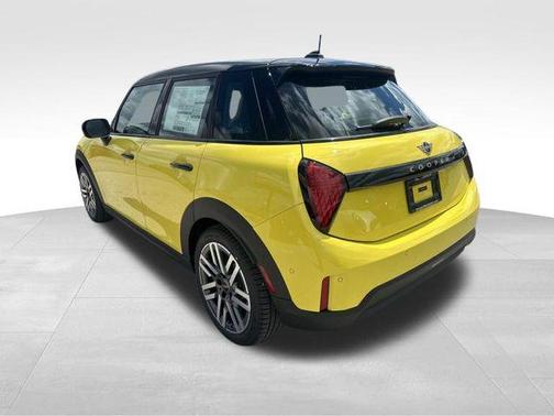 Sunny Side Yellow 2026 MINI Hardtop Oxford Edition