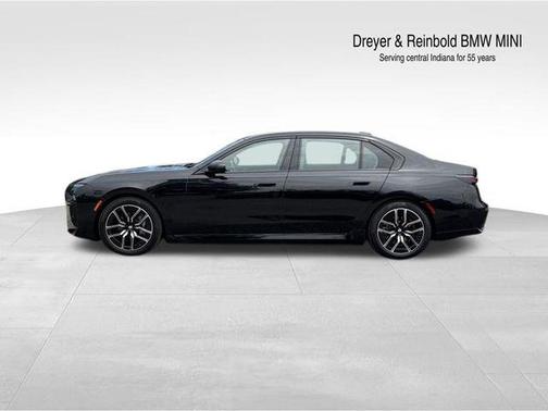 Black Sapphire Metallic 2024 BMW i7 eDrive50
