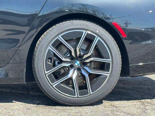 Black Sapphire Metallic 2026 BMW 760 xDrive