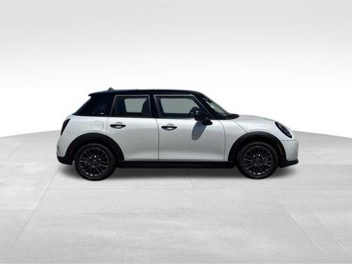 Nanuq White Metallic 2026 MINI Hardtop Cooper
