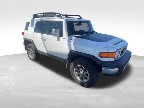 Iceberg White 2013 Toyota FJ Cruiser Base