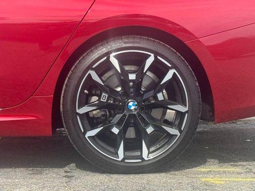 2025 BMW 330 i xDrive