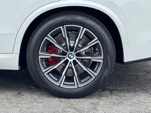 Alpine White 2026 BMW X5 PHEV xDrive50e