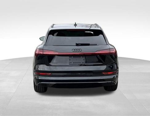 2023 Audi e-tron Premium Plus quattro