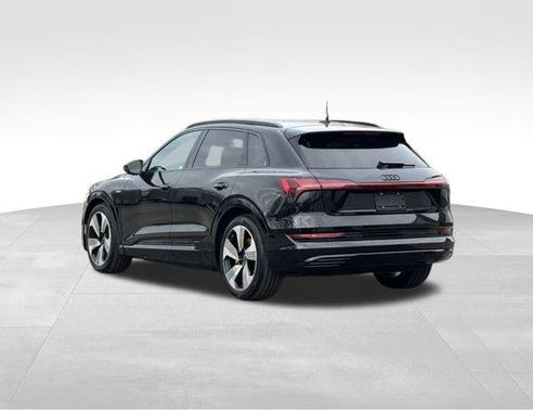2023 Audi e-tron Premium Plus quattro