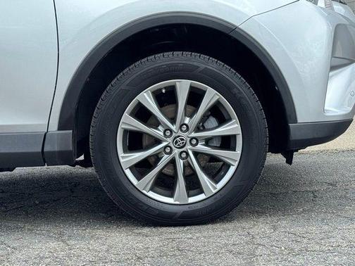 2016 Toyota RAV4 Hybrid SE