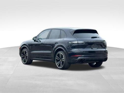 2022 Porsche Cayenne Platinum Edition