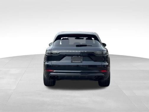 2022 Porsche Cayenne Platinum Edition