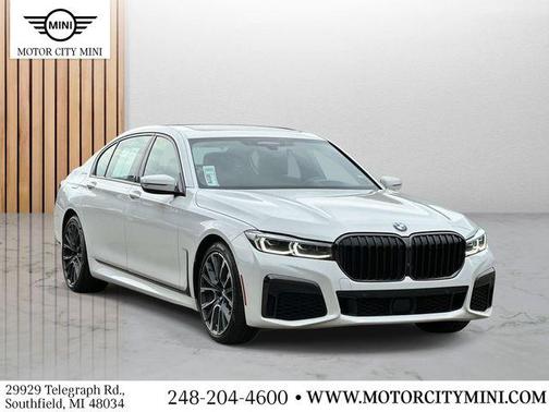 Alpine White 2022 BMW 750 i xDrive