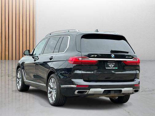 Black Sapphire Metallic 2020 BMW X7 xDrive40i