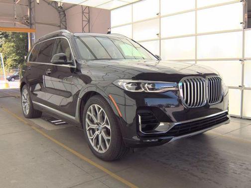 Black Sapphire Metallic 2020 BMW X7 xDrive40i