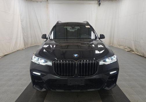 2022 BMW X7 M50i