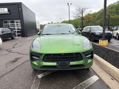 Mamba Green Metallic 2021 Porsche Macan Macan GTS