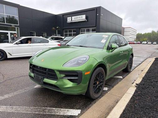 Mamba Green Metallic 2021 Porsche Macan Macan GTS