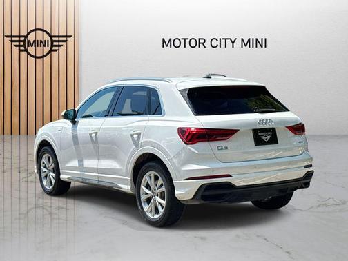 2024 Audi Q3 Premium 45 TFSI S line quattro Tiptronic