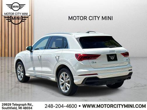 2024 Audi Q3 Premium 45 TFSI S line quattro Tiptronic