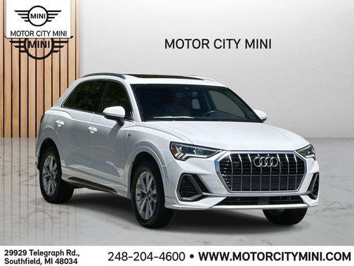 2024 Audi Q3 Premium 45 TFSI S line quattro Tiptronic