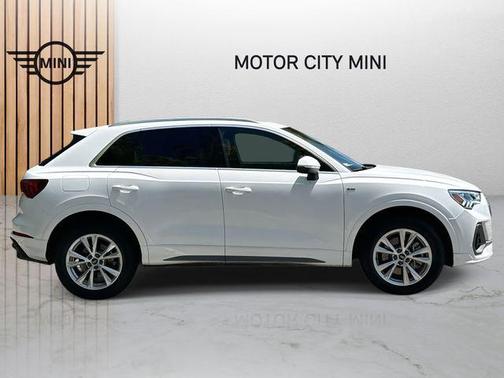 2024 Audi Q3 Premium 45 TFSI S line quattro Tiptronic