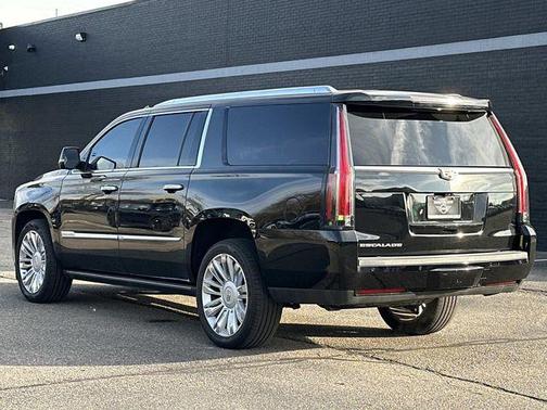 2018 Cadillac Escalade ESV Platinum