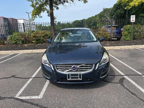 2013 Volvo S60 T5 Premier Plus