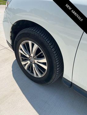 2019 Nissan Pathfinder SV