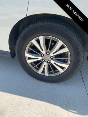 2019 Nissan Pathfinder SV