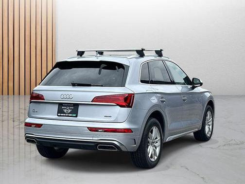 Florett Silver Metallic 2023 Audi Q5 45 S line Premium