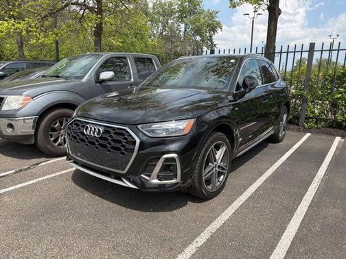 Mythos Black Metallic 2021 Audi Q5 Premium Plus 55 TFSI e quattro S tronic