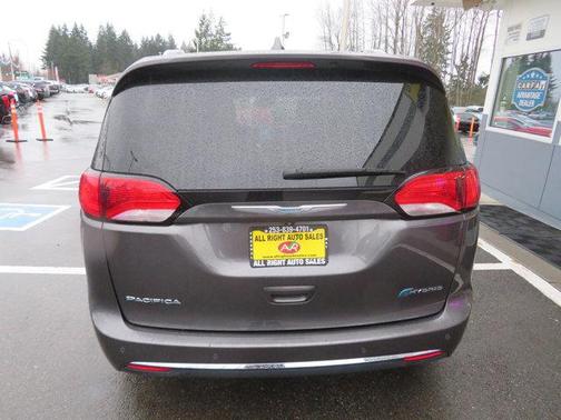 2018 Chrysler Pacifica Hybrid Limited