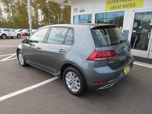 2018 Volkswagen Golf TSI S