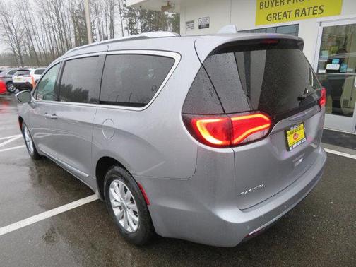 2018 Chrysler Pacifica Touring-L
