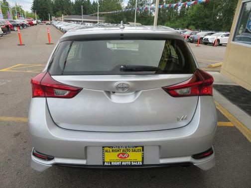 2016 Scion iM 5dr HB CVT