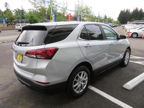 Silver Ice Metallic 2022 Chevrolet Equinox 1LT