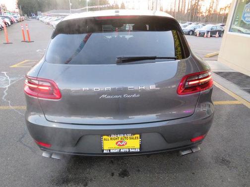 2016 Porsche Macan Turbo