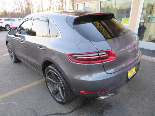 2016 Porsche Macan Turbo