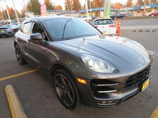 2016 Porsche Macan Turbo