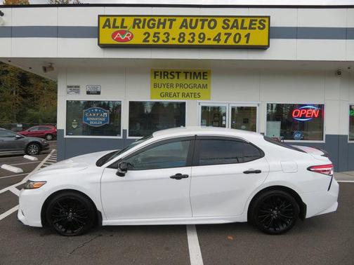 2020 Toyota Camry SE