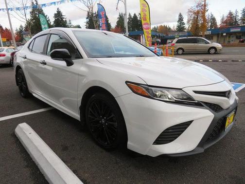 2020 Toyota Camry SE