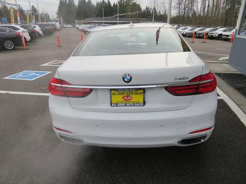 2016 BMW 740 740i