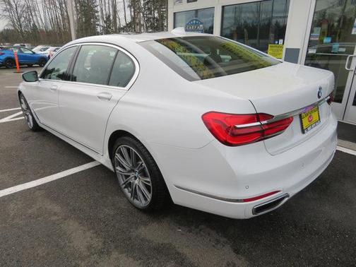 2016 BMW 740 740i