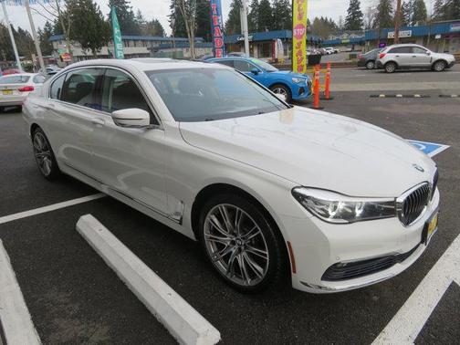 2016 BMW 740 740i