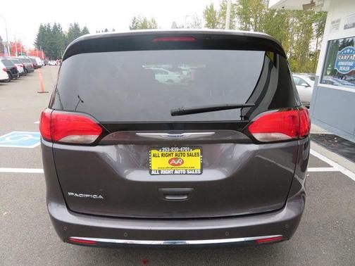 2020 Chrysler Pacifica Touring