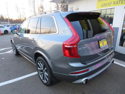 2019 Volvo XC90 T5 Momentum