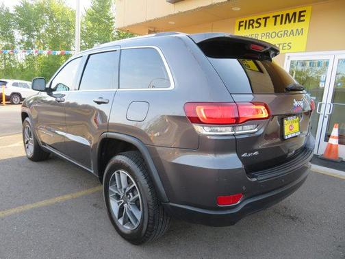 2020 Jeep Grand Cherokee Laredo