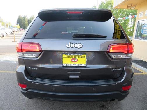 2020 Jeep Grand Cherokee Laredo