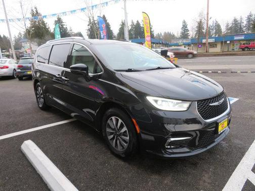 2021 Chrysler Pacifica Touring L